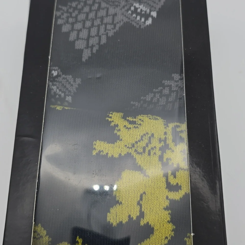 Game of Thrones NWT Crew Sock Bundle 6 pair Size 6-12 Gray Black Yellow Red